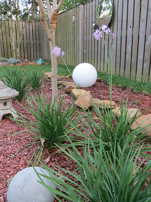 Yard Ball Light