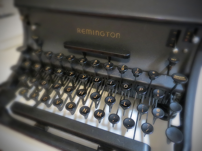 Vintage_remington_typewriter